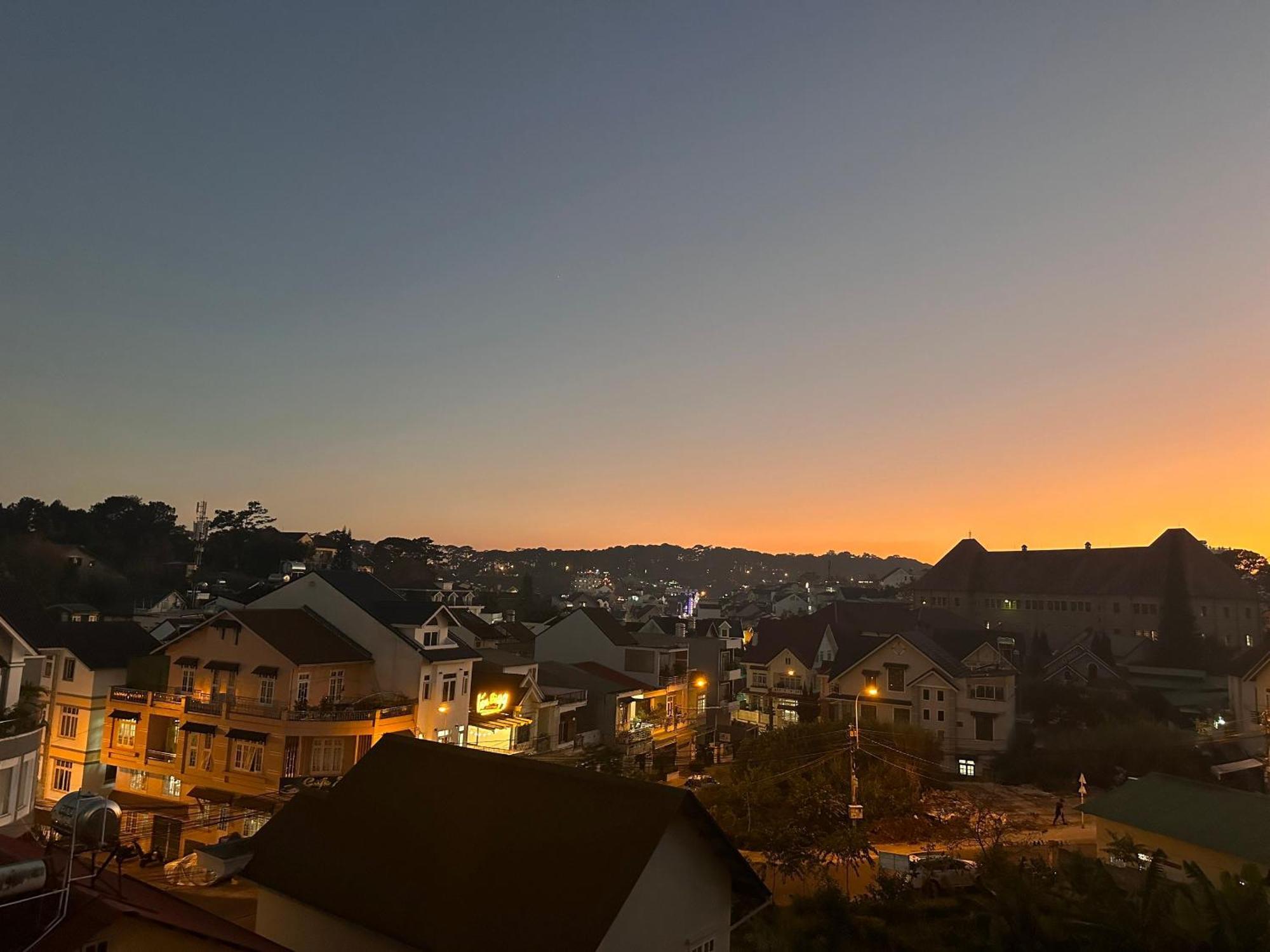 Hotel Xuan Truong Luxury Dalat Esterno foto